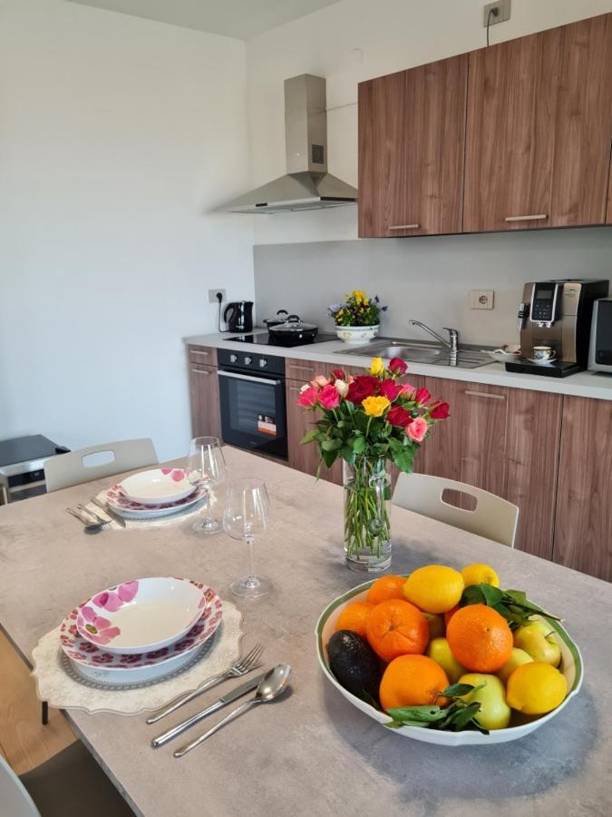 Sole Di Diana Luxury Apartments Пескьера-дель-Гарда Экстерьер фото