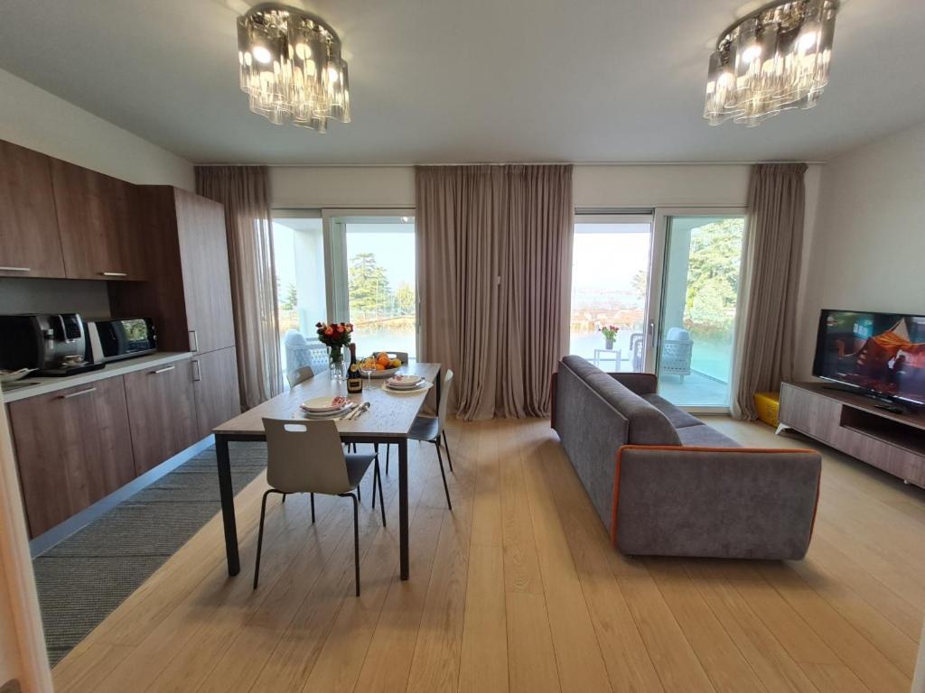 Sole Di Diana Luxury Apartments Пескьера-дель-Гарда Экстерьер фото