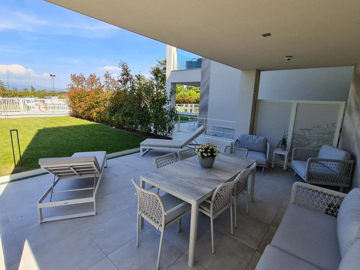 Sole Di Diana Luxury Apartments Пескьера-дель-Гарда Экстерьер фото